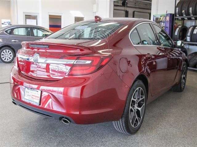 2017 Buick REGAL Sport Touring 4dr Sedan